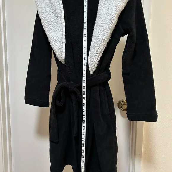 Victoria Secret Soft Comfy Robe - Picture 6 of 9